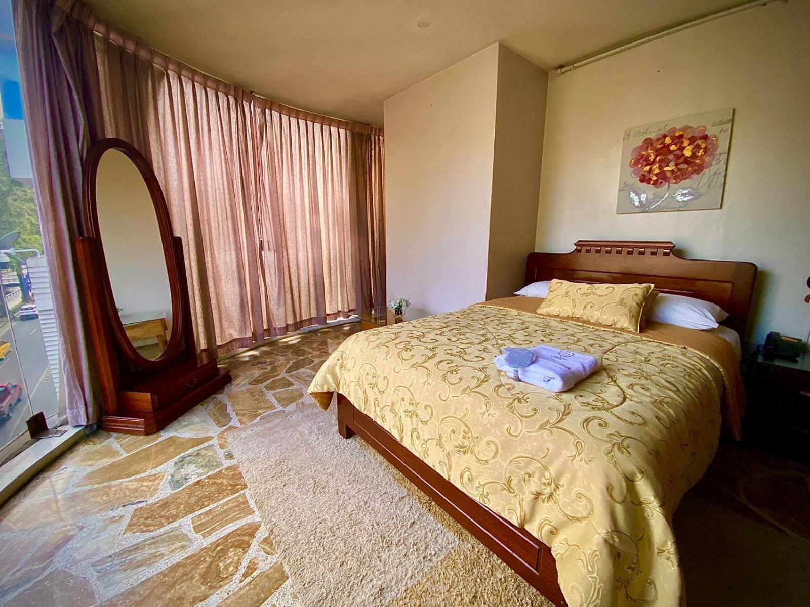 Hotel Cristal Palace Лоха Екстериор снимка