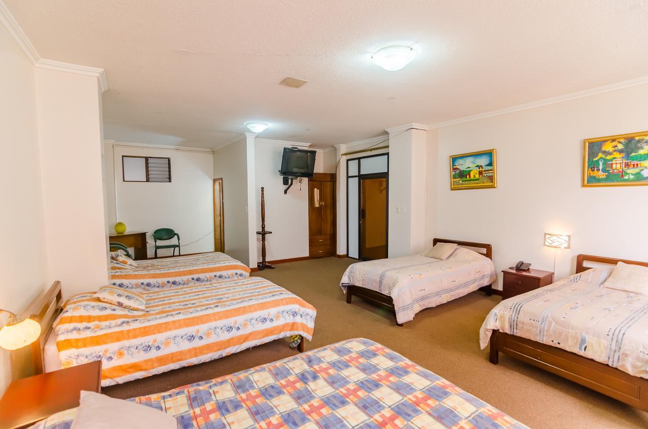 Hotel Cristal Palace Лоха Екстериор снимка