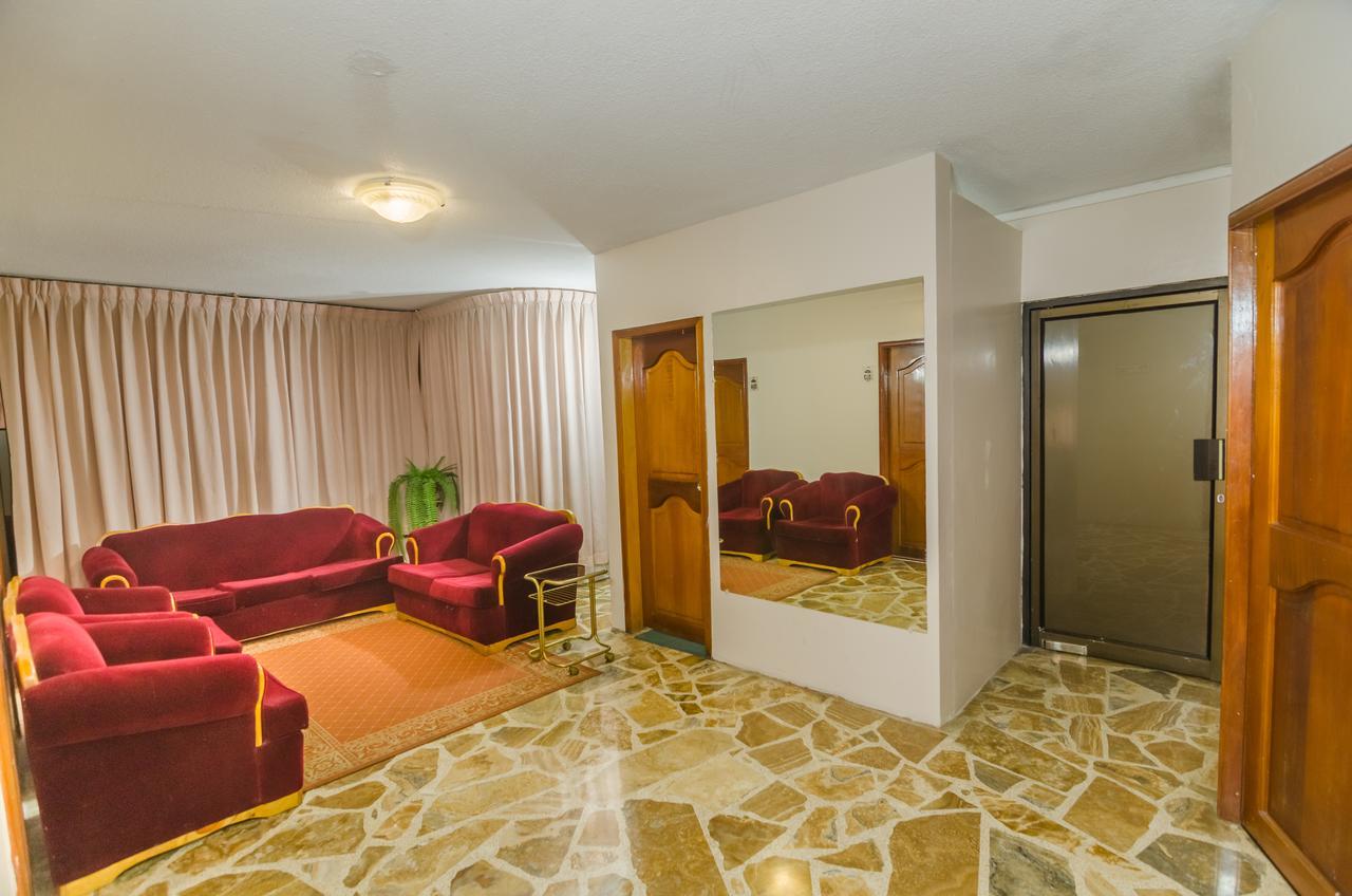 Hotel Cristal Palace Лоха Екстериор снимка