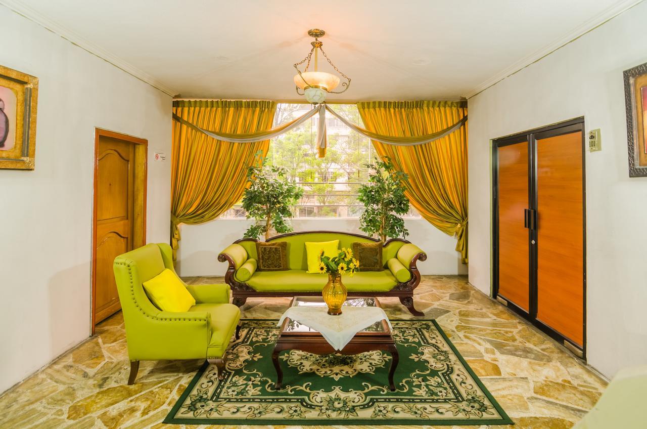 Hotel Cristal Palace Лоха Екстериор снимка