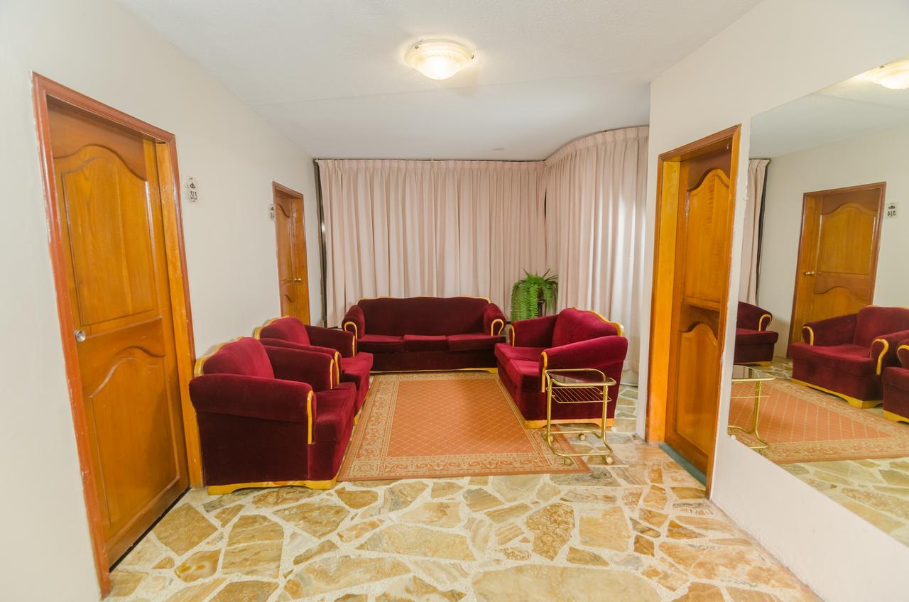 Hotel Cristal Palace Лоха Екстериор снимка